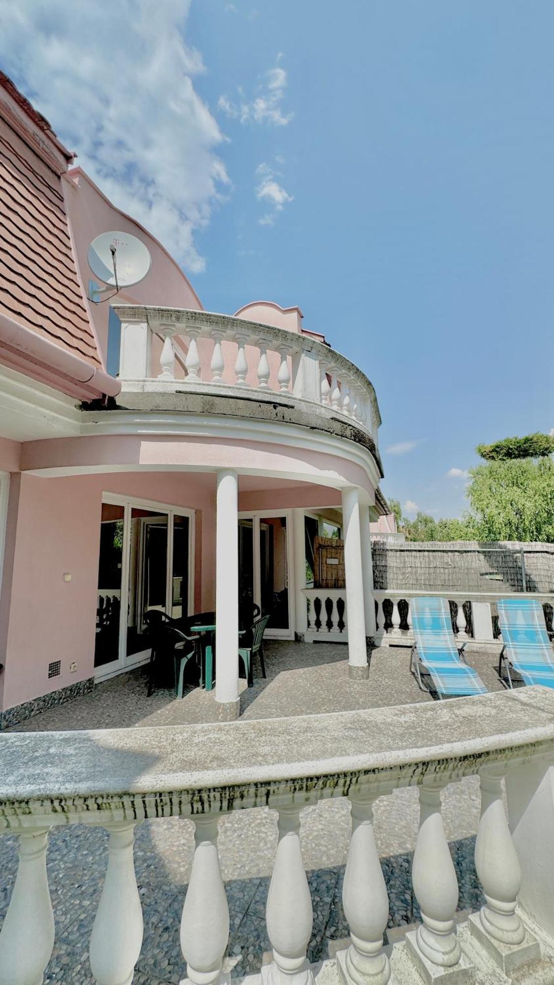 שיופוק 5 Haloszobas Wellness Vip House - Privat Medence מראה חיצוני תמונה